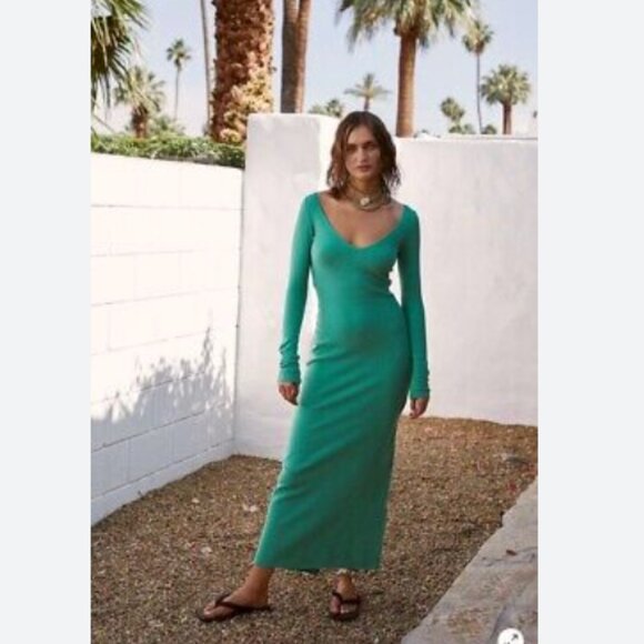 Elegant Green Long Sleeve Dress - Picture 2 of 4